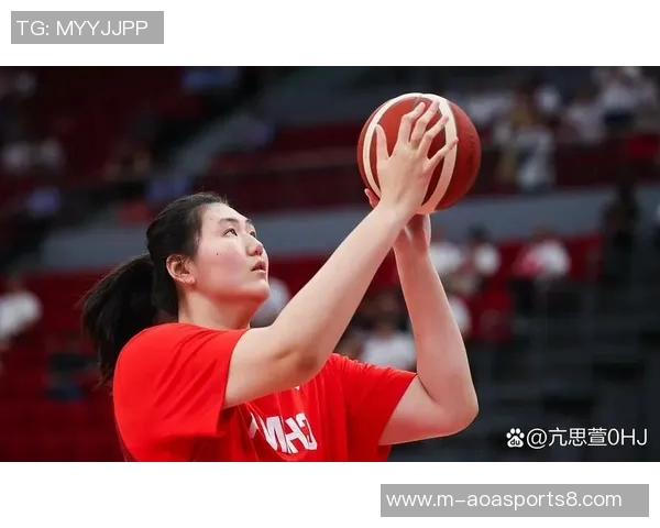 中国女篮新星崛起狂抢12篮板与张子宇形成完美搭档